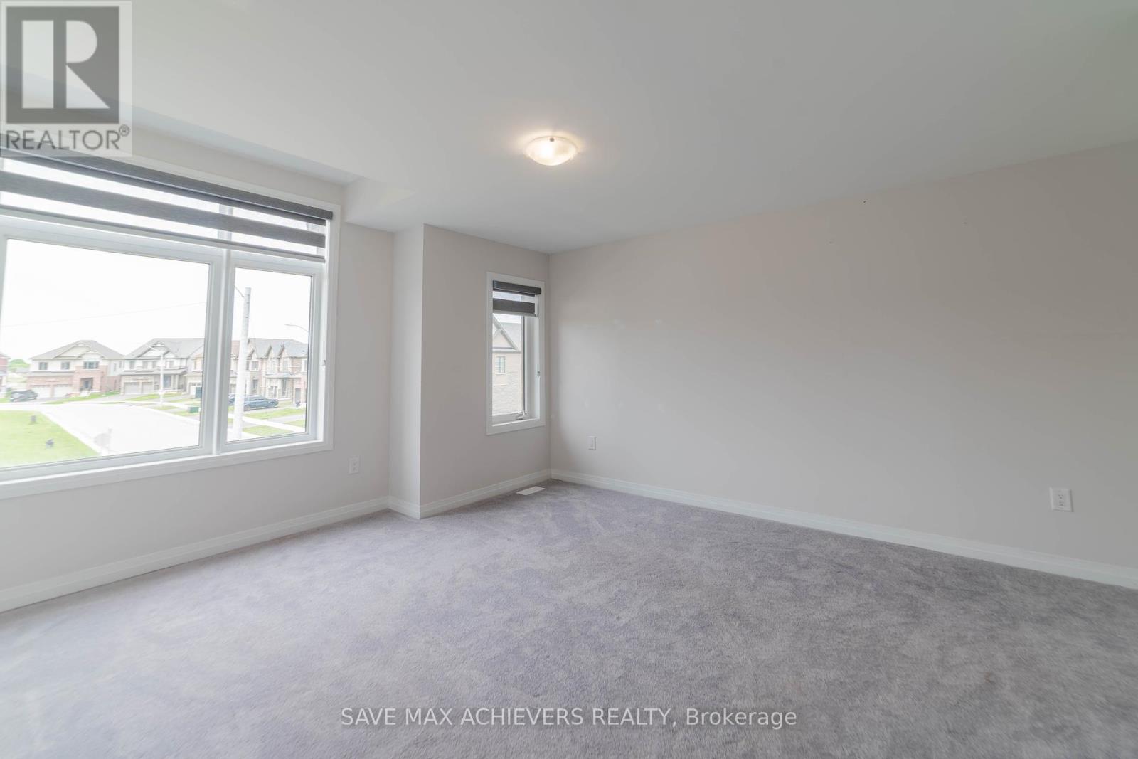 33 Rustic Oak Trail, North Dumfries, Ontario  N0B 1E0 - Photo 39 - X12381072