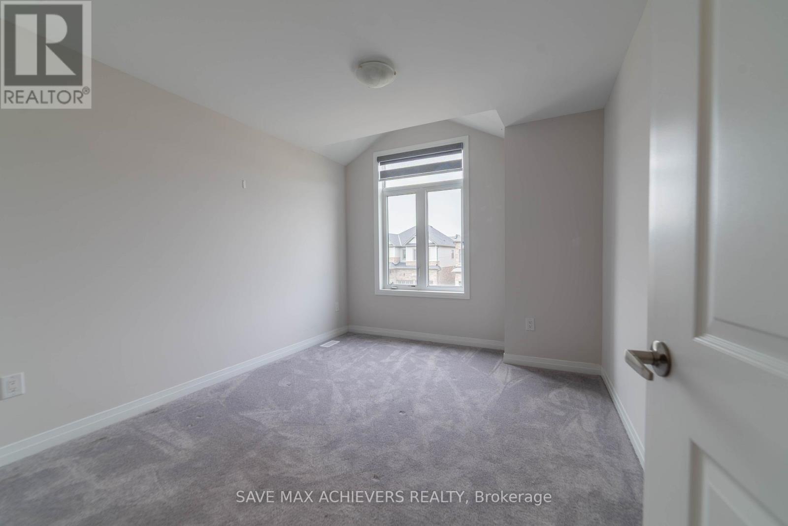 33 Rustic Oak Trail, North Dumfries, Ontario  N0B 1E0 - Photo 40 - X12381072