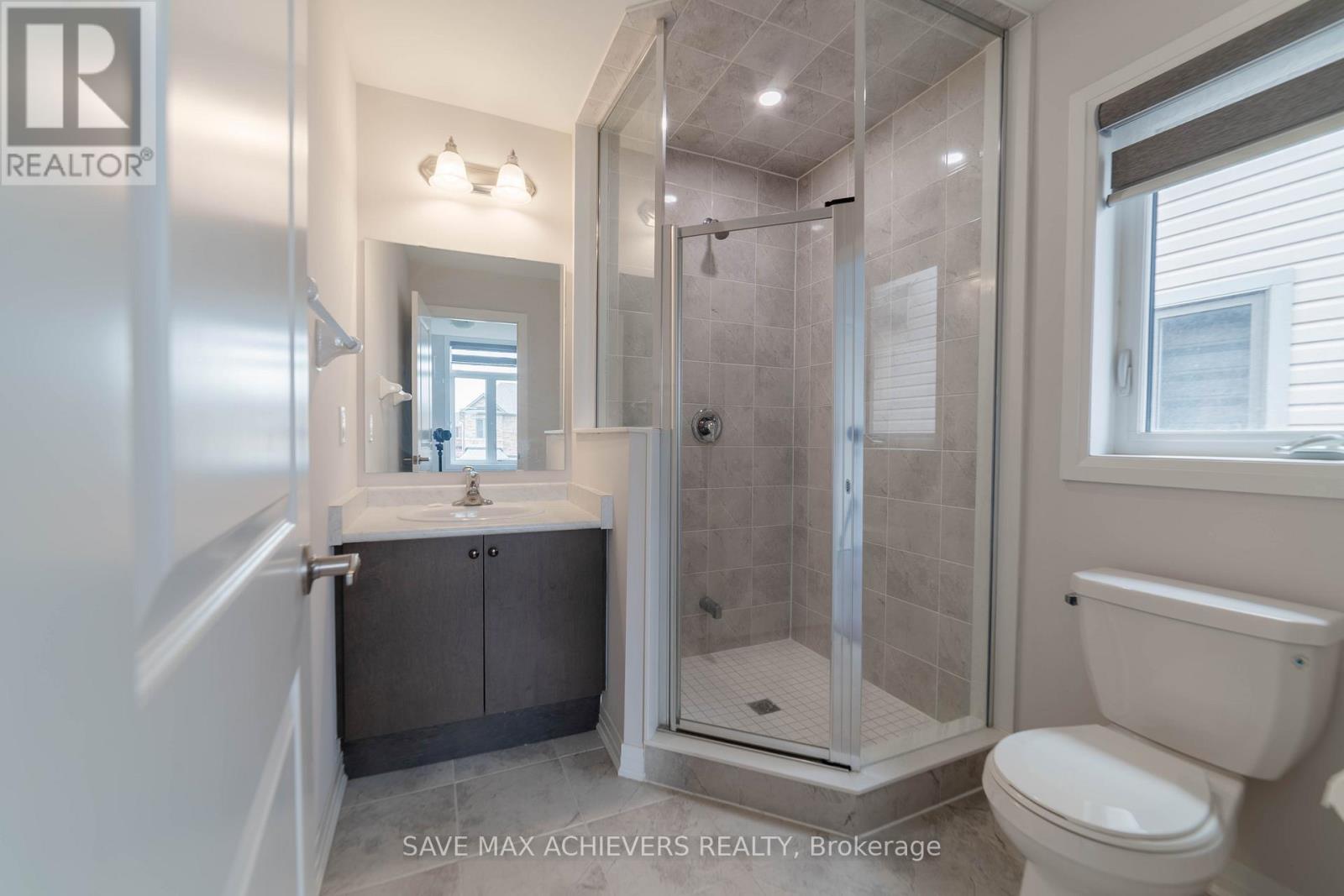33 Rustic Oak Trail, North Dumfries, Ontario  N0B 1E0 - Photo 42 - X12381072
