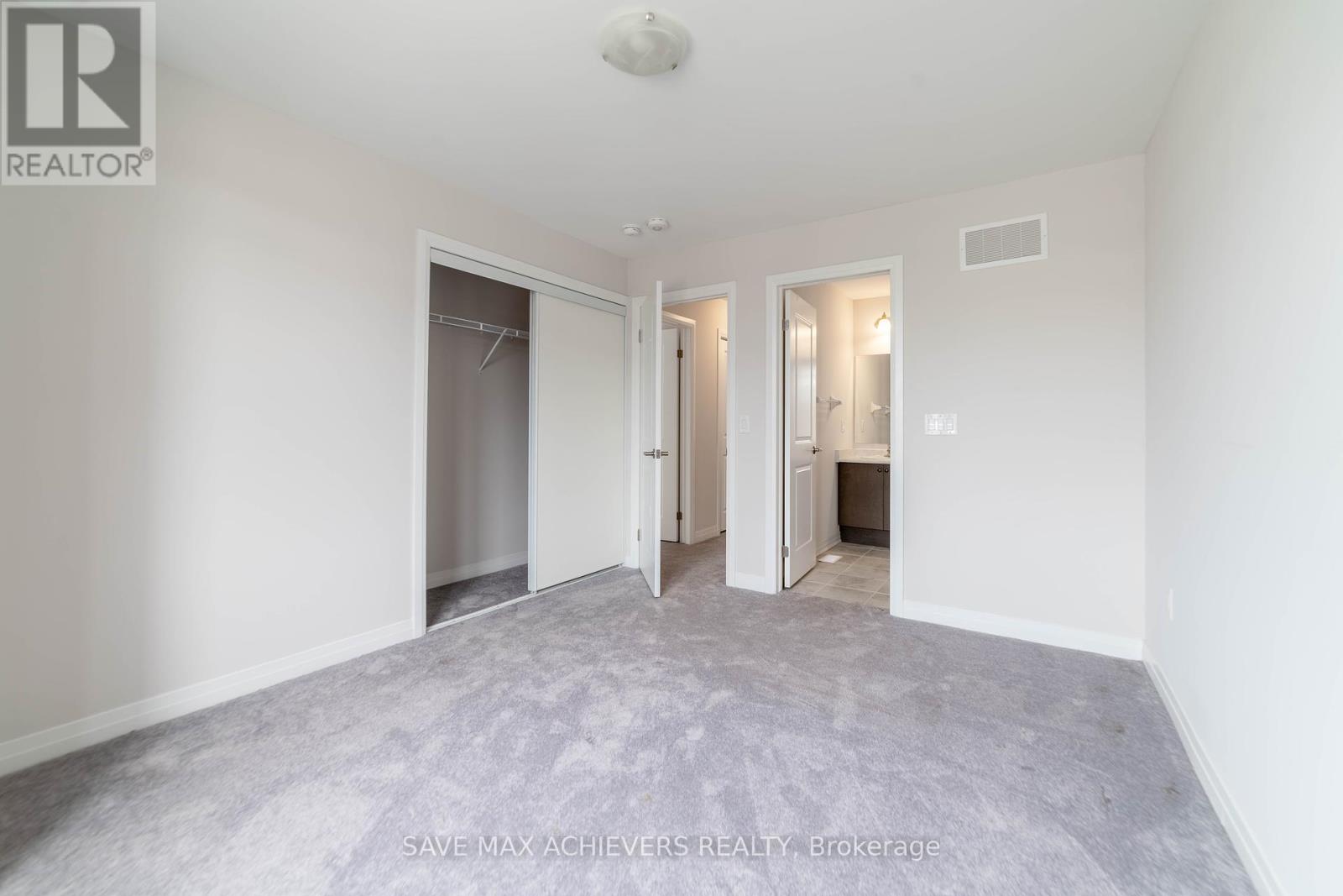 33 Rustic Oak Trail, North Dumfries, Ontario  N0B 1E0 - Photo 43 - X12381072