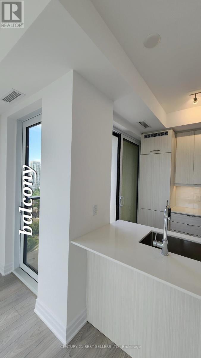 2407 - 36 Elm Drive W, Mississauga, Ontario  L5B 1L9 - Photo 11 - W12386917