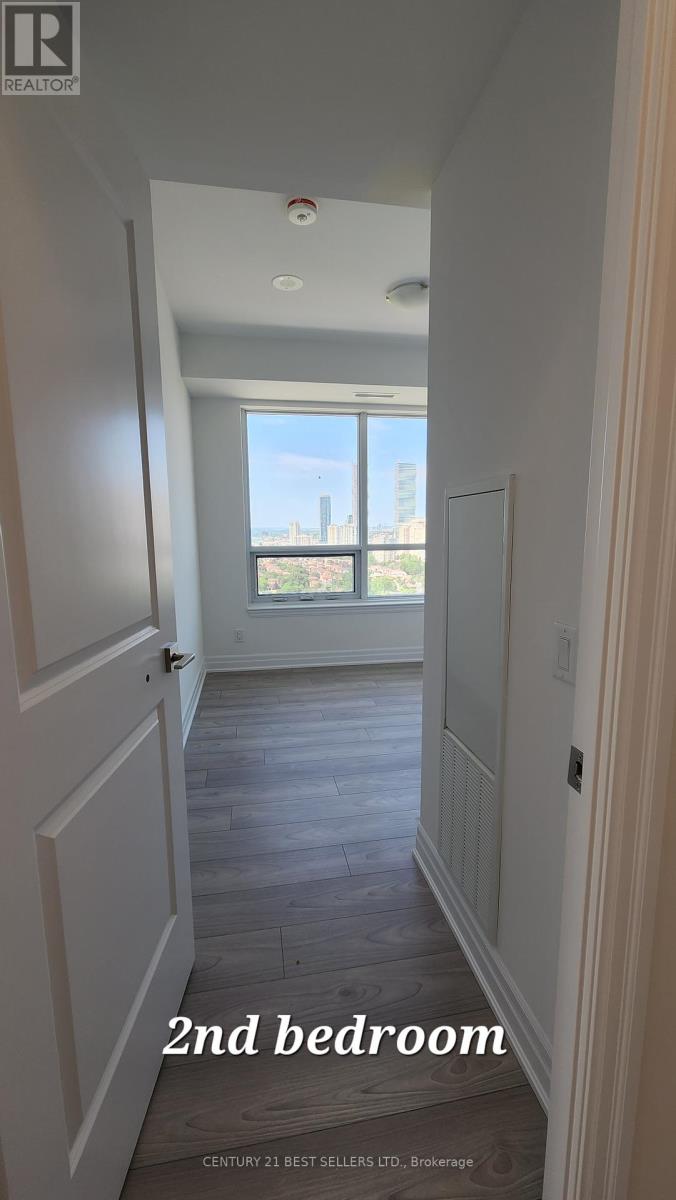 2407 - 36 Elm Drive W, Mississauga, Ontario  L5B 1L9 - Photo 4 - W12386917