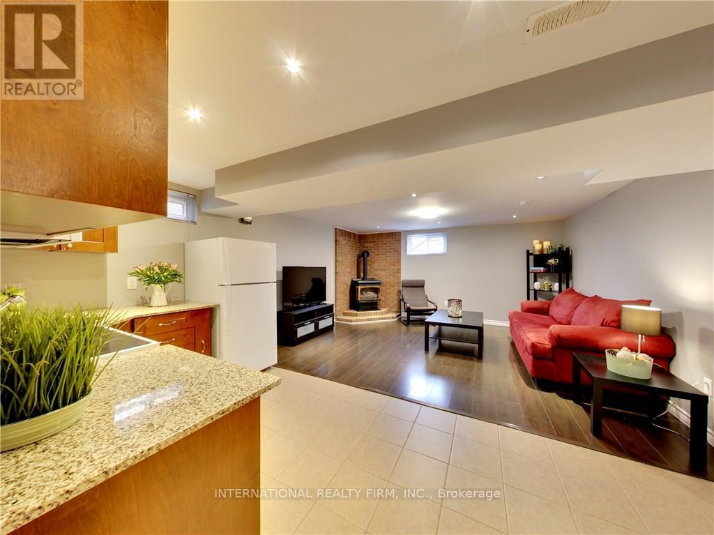 Basement - 5 Regis Court, Hamilton, Ontario  L8E 4M8 - Photo 4 - X12386907