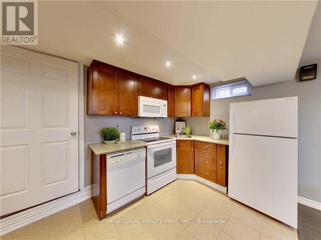 Basement - 5 Regis Court, Hamilton, Ontario  L8E 4M8 - Photo 5 - X12386907
