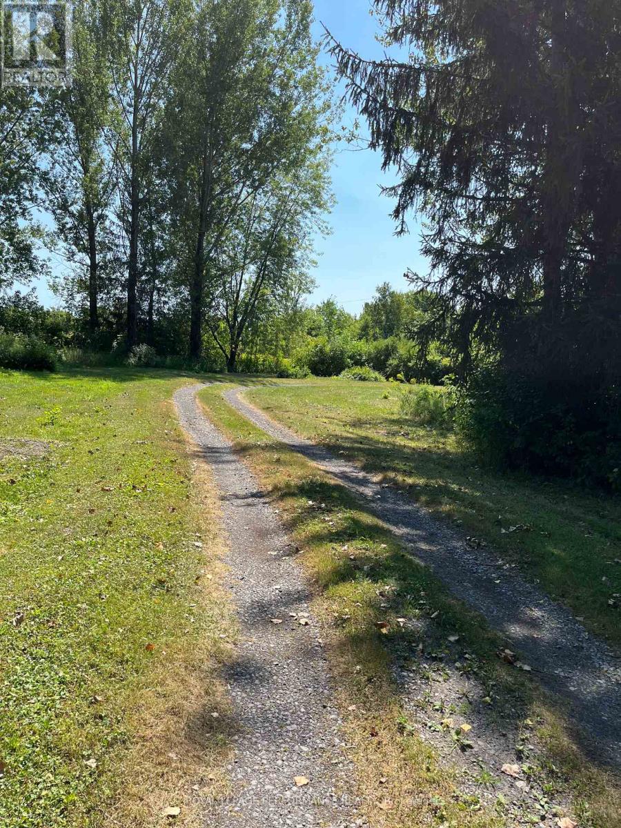2620 Marchurst Road, Ottawa, Ontario  K0A 1T0 - Photo 3 - X12386942