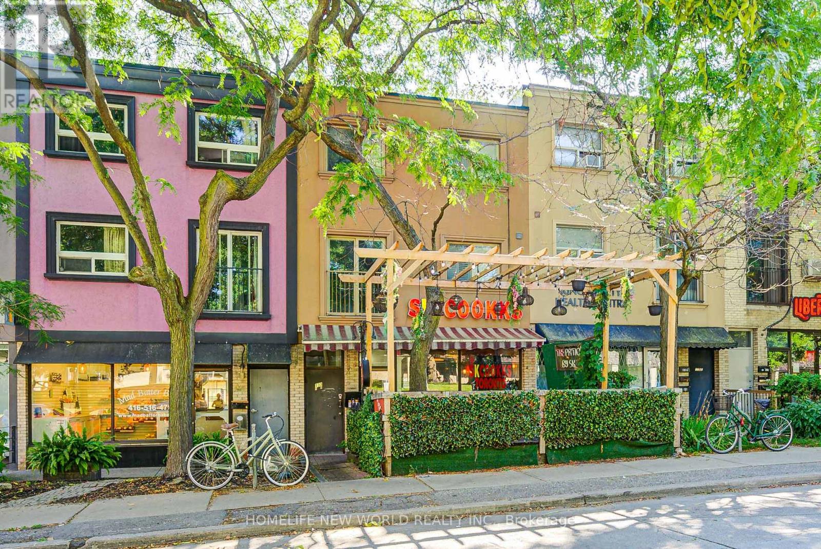 B - 133 Jefferson Avenue, Toronto, Ontario  M6K 3E4 - Photo 1 - W12312201