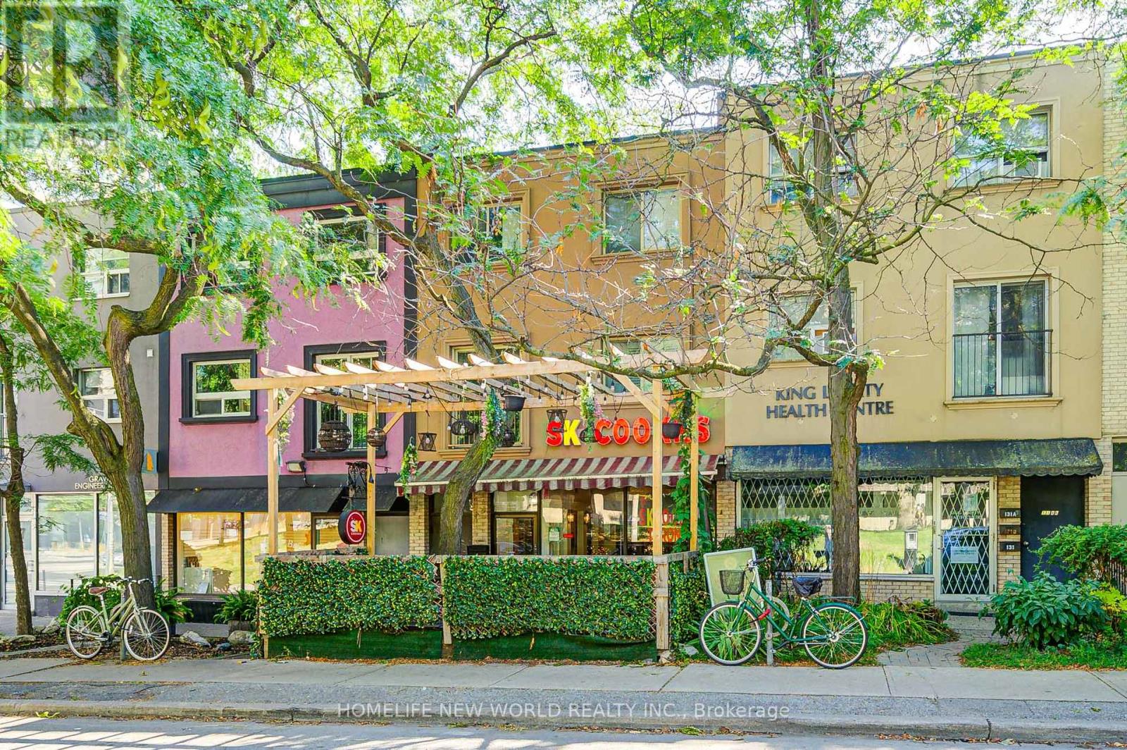 B - 133 Jefferson Avenue, Toronto, Ontario  M6K 3E4 - Photo 3 - W12312201