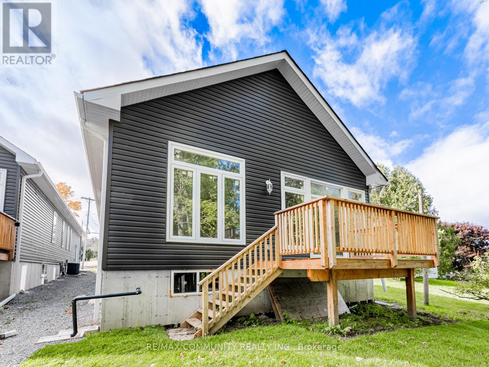 506 Simcoe Street, Brock, Ontario  L0K 1A0 - Photo 35 - N12386933