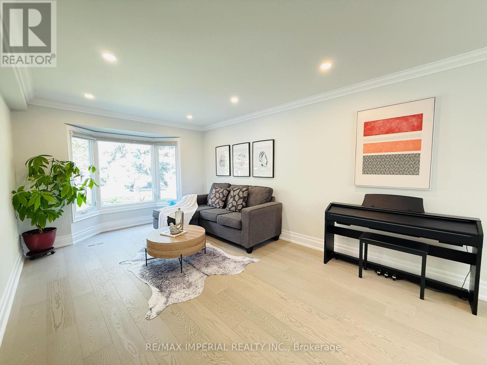 2128 Mayflower Boulevard, Oakville, Ontario  L6H 4E5 - Photo 18 - W12376203