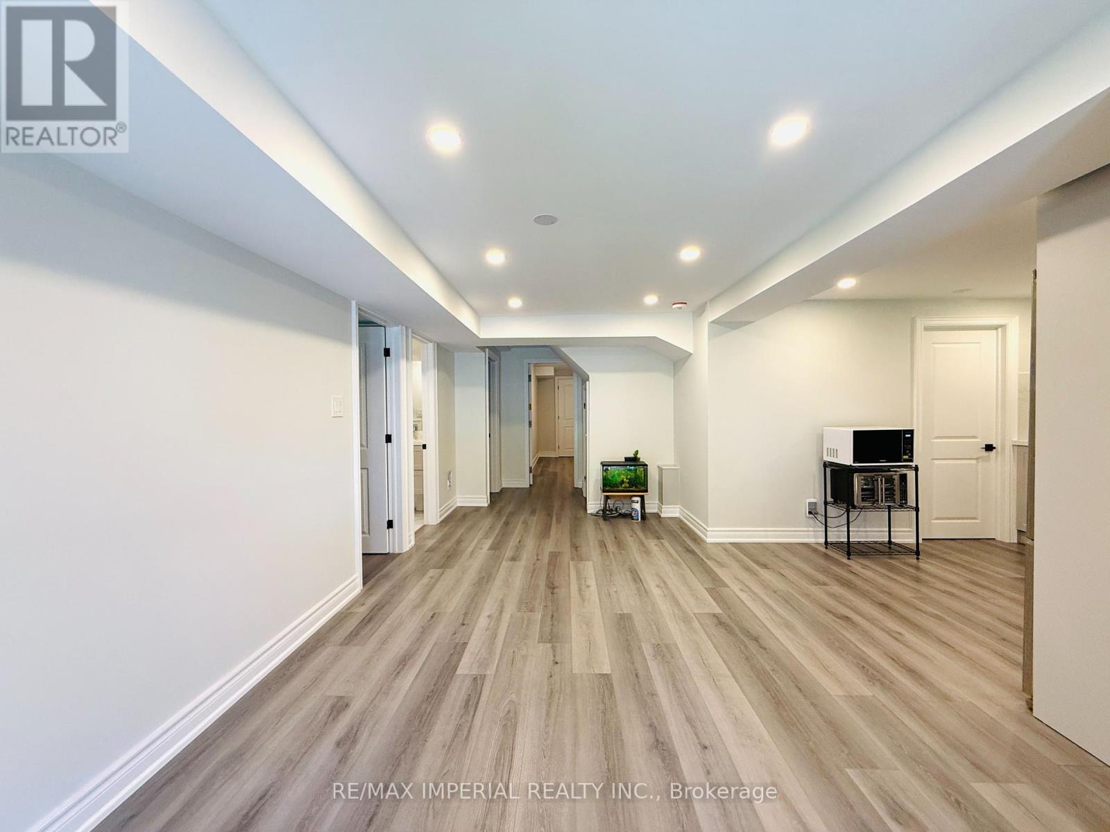 2128 Mayflower Boulevard, Oakville, Ontario  L6H 4E5 - Photo 42 - W12376203