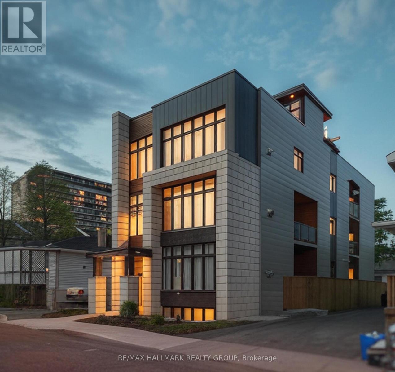 59 DOUGLAS AVENUE, Ottawa, Ontario
