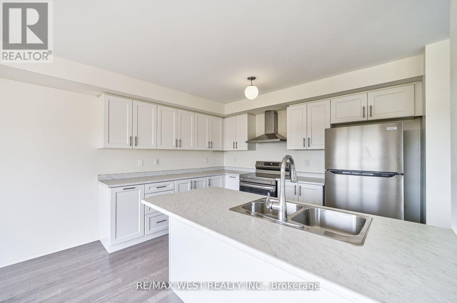 100 Sailors Landing, Clarington, Ontario  L1C 3K5 - Photo 11 - E12386947
