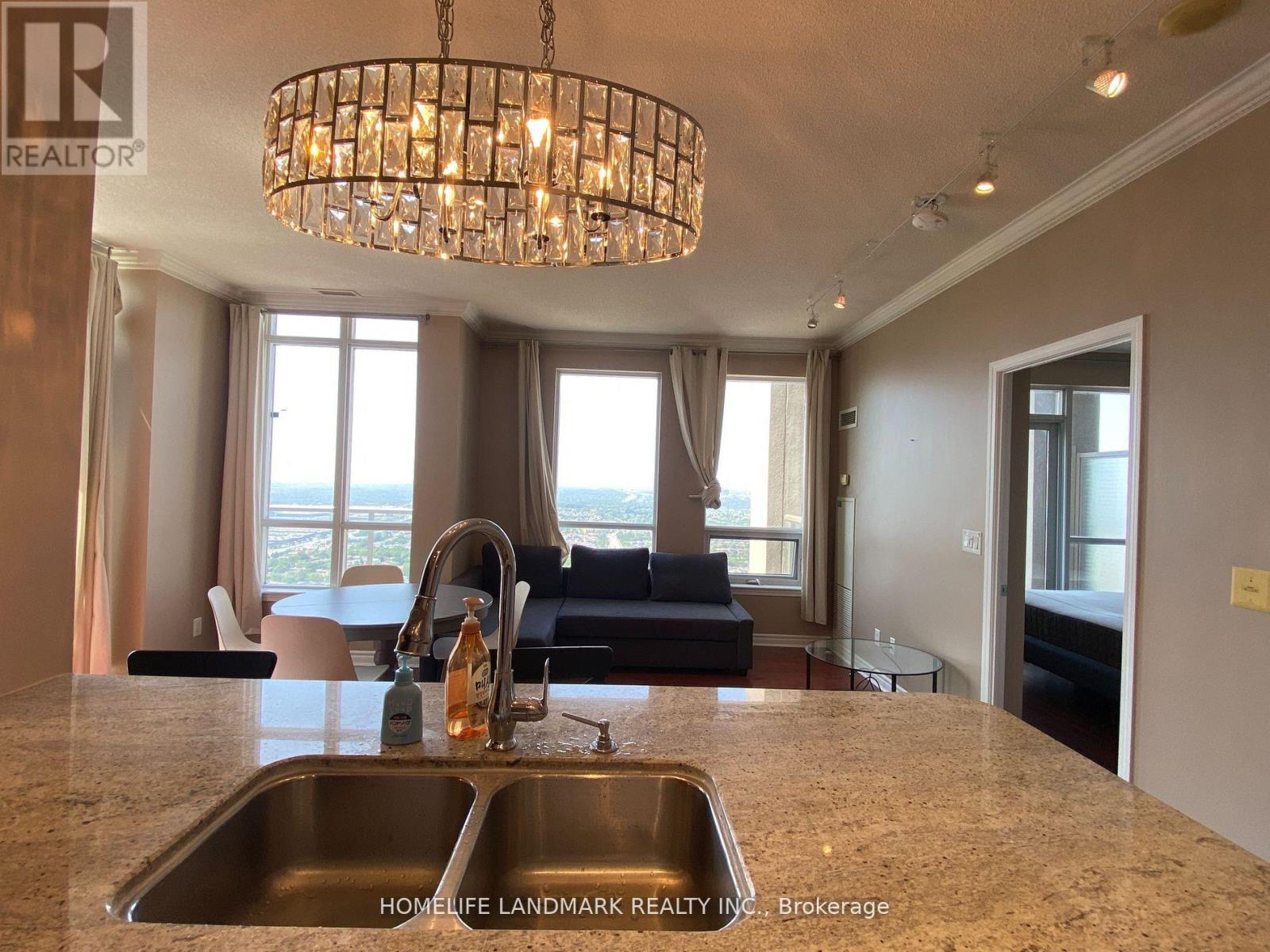 3702 - 388 Prince Of Wales Drive, Mississauga, Ontario  L5B 0A1 - Photo 12 - W12386954