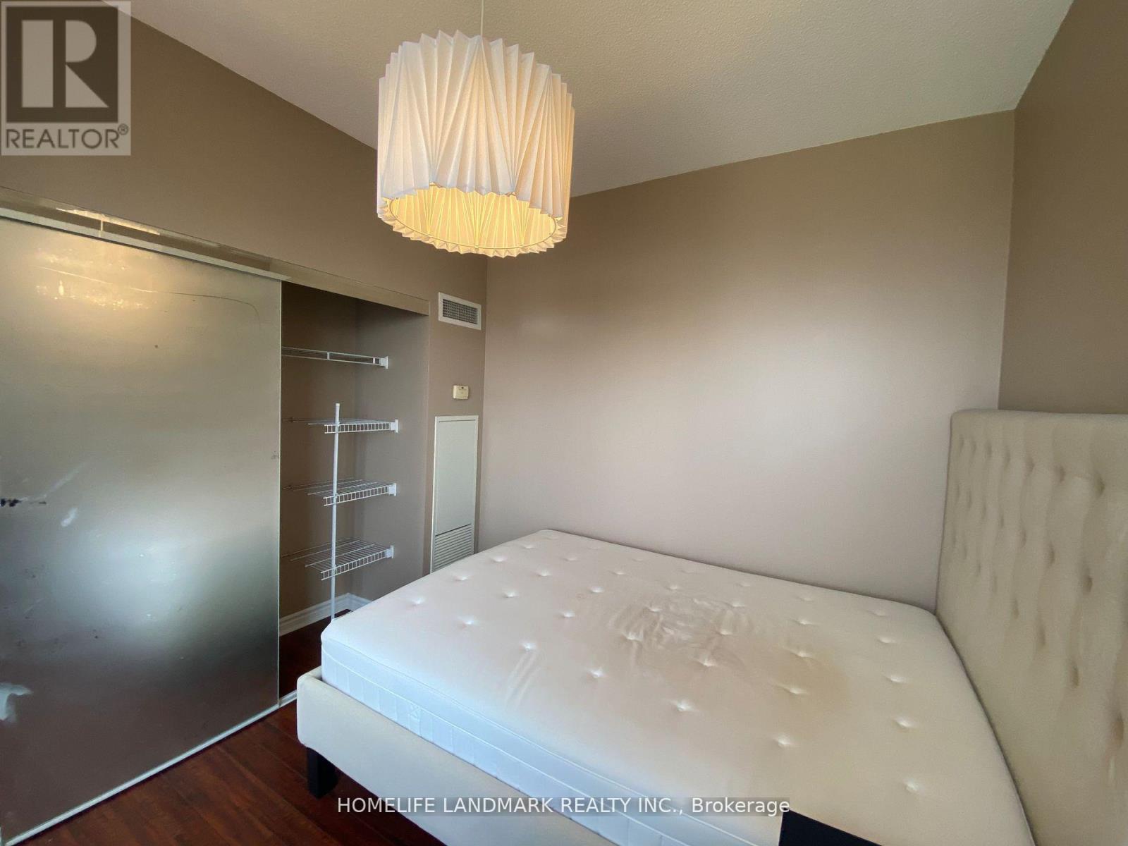 3702 - 388 Prince Of Wales Drive, Mississauga, Ontario  L5B 0A1 - Photo 17 - W12386954
