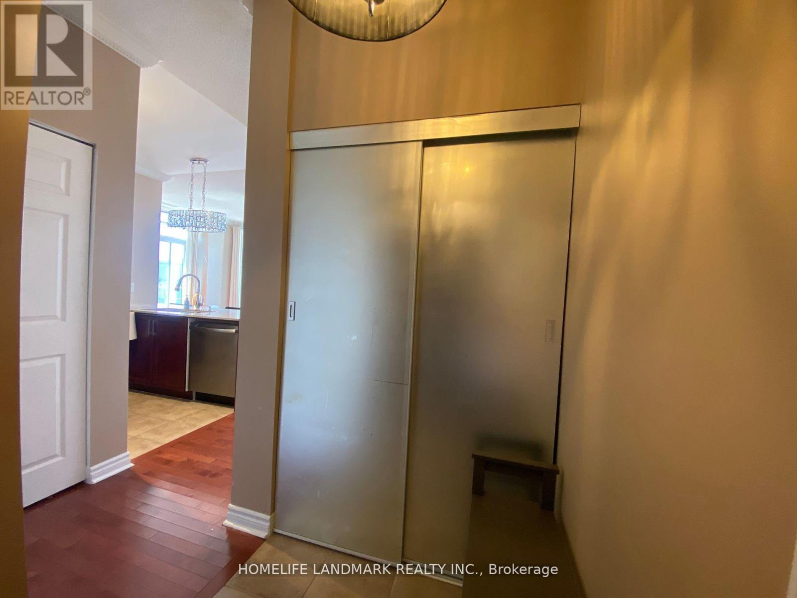 3702 - 388 Prince Of Wales Drive, Mississauga, Ontario  L5B 0A1 - Photo 3 - W12386954