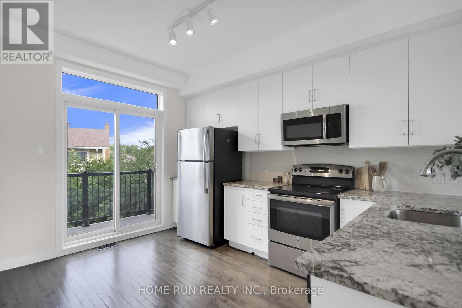 600 Terravita Private, Ottawa, Ontario  K1V 2R9 - Photo 10 - X12386996