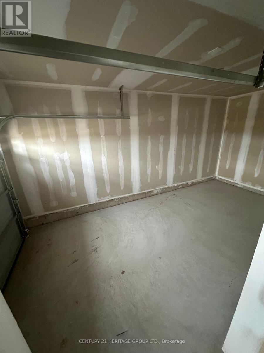 217 Cittadella Boulevard, Hamilton, Ontario  L0R 1P0 - Photo 2 - X12386965