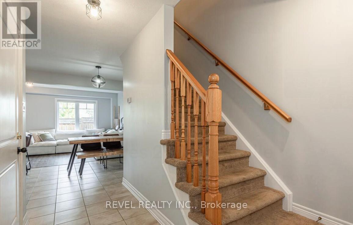 124 Parkinson Crescent, Orangeville, Ontario  L9W 6X3 - Photo 4 - W12381317