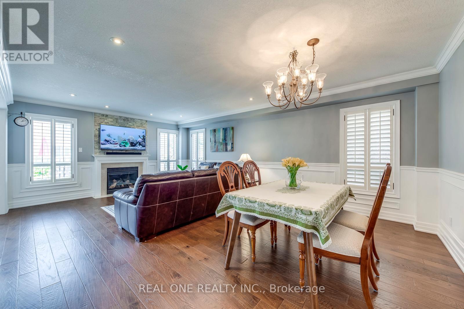 5803 Page Crescent, Burlington, Ontario  L7L 7N9 - Photo 15 - W12386853