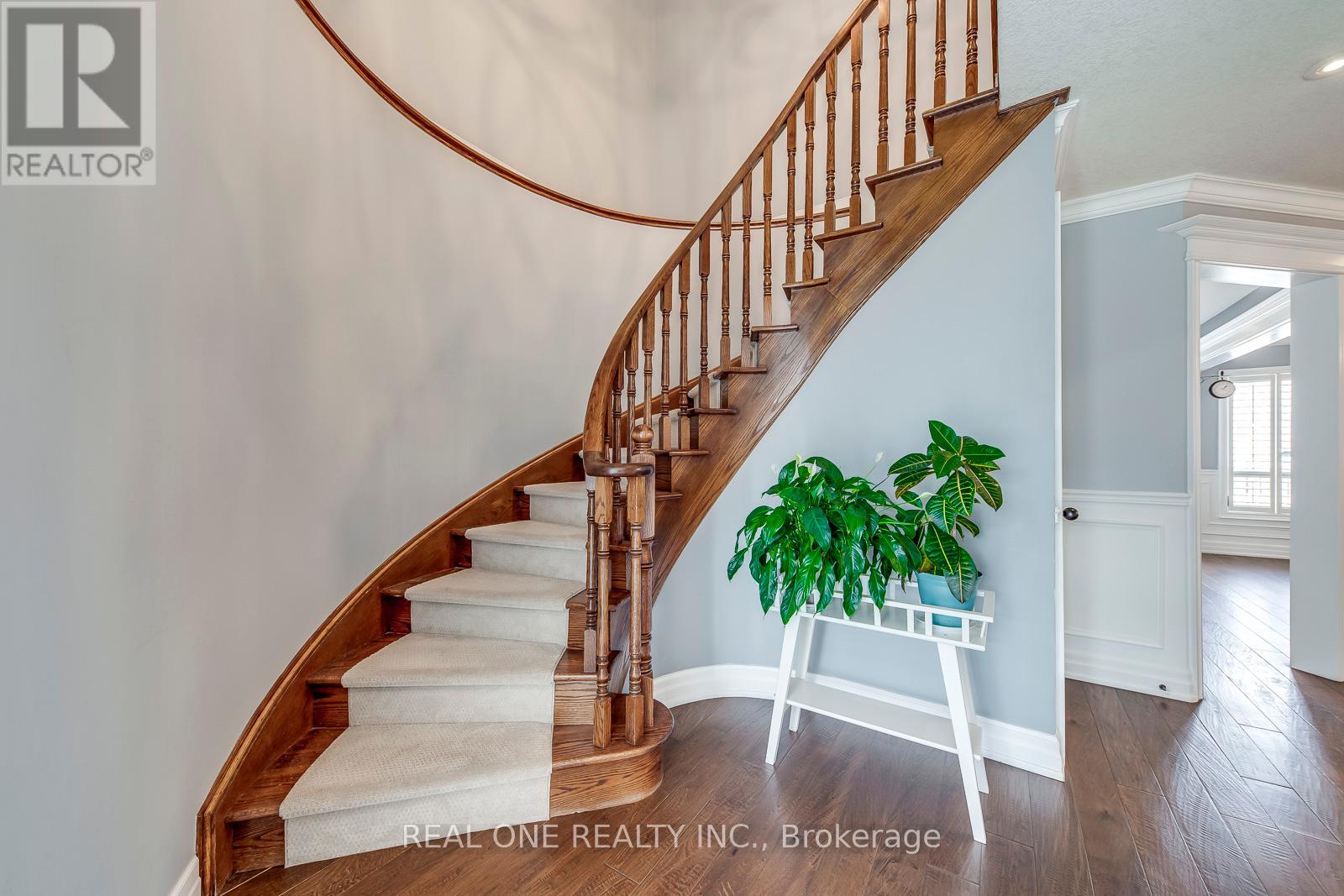 5803 Page Crescent, Burlington, Ontario  L7L 7N9 - Photo 19 - W12386853
