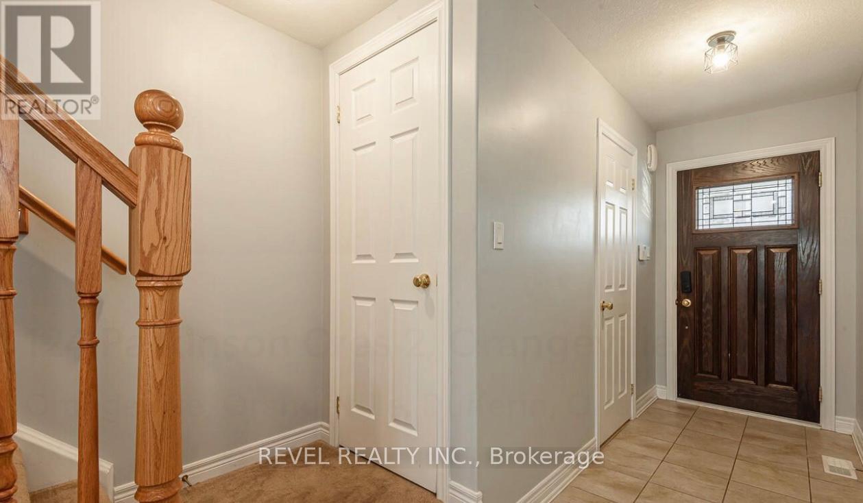 124 Parkinson Crescent, Orangeville, Ontario  L9W 6X3 - Photo 3 - W12381317