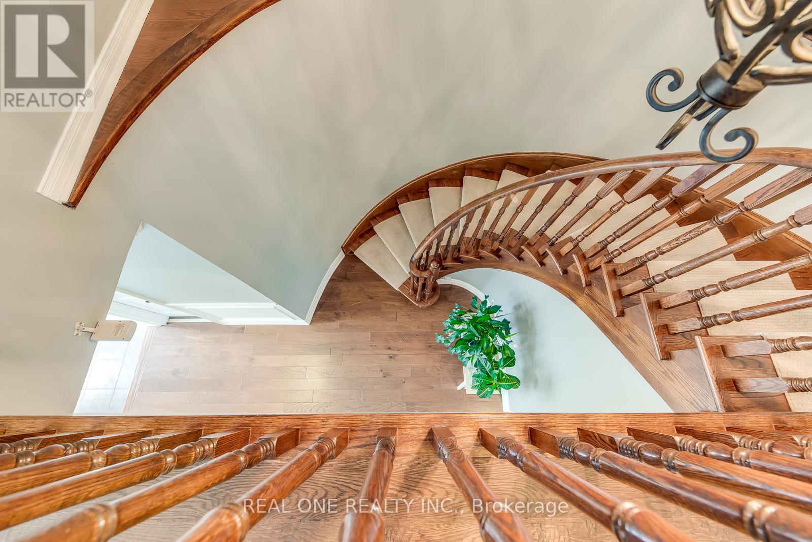 5803 Page Crescent, Burlington, Ontario  L7L 7N9 - Photo 20 - W12386853