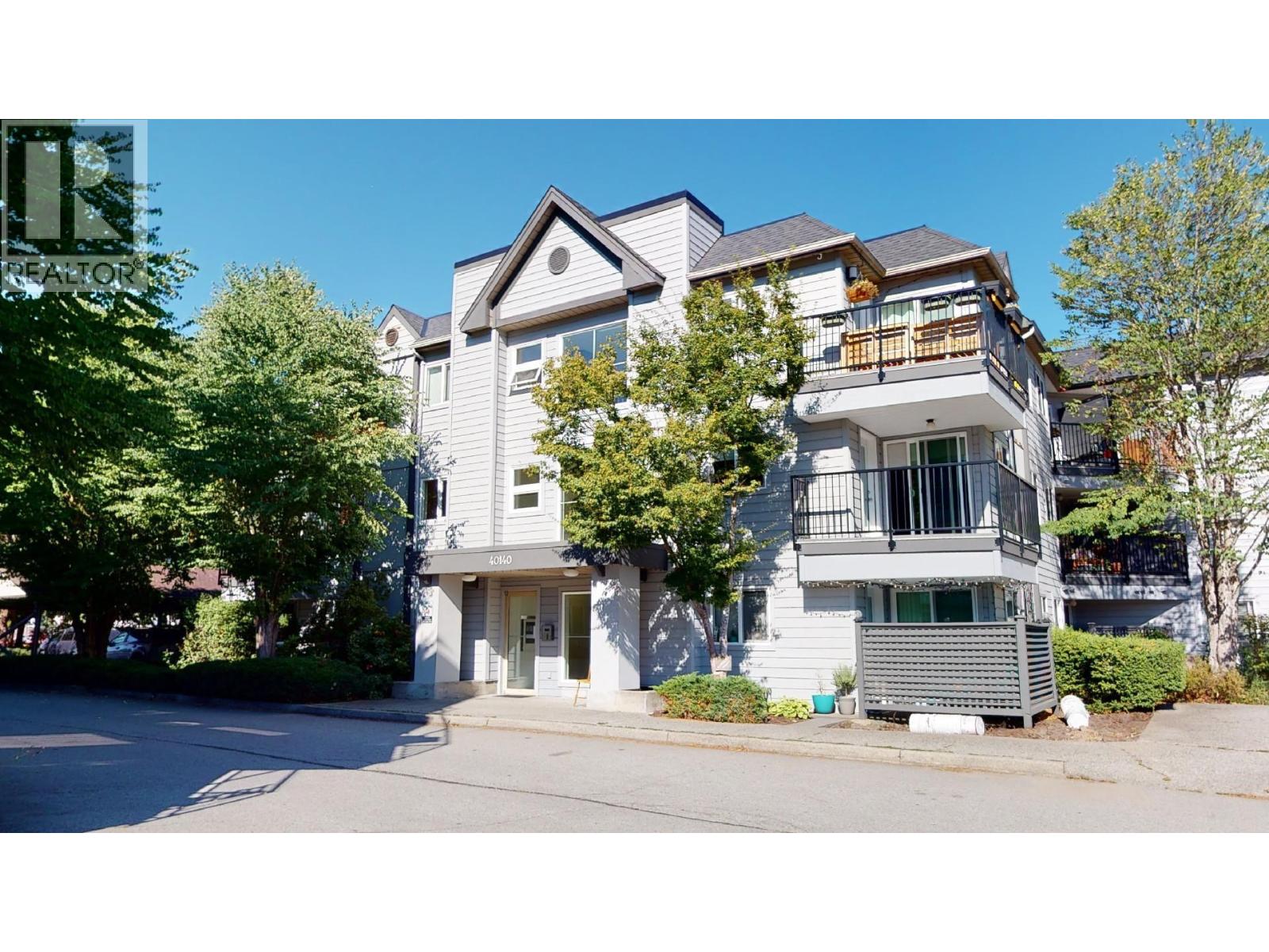 C210 40140 WILLOW CRESCENT, Squamish, British Columbia