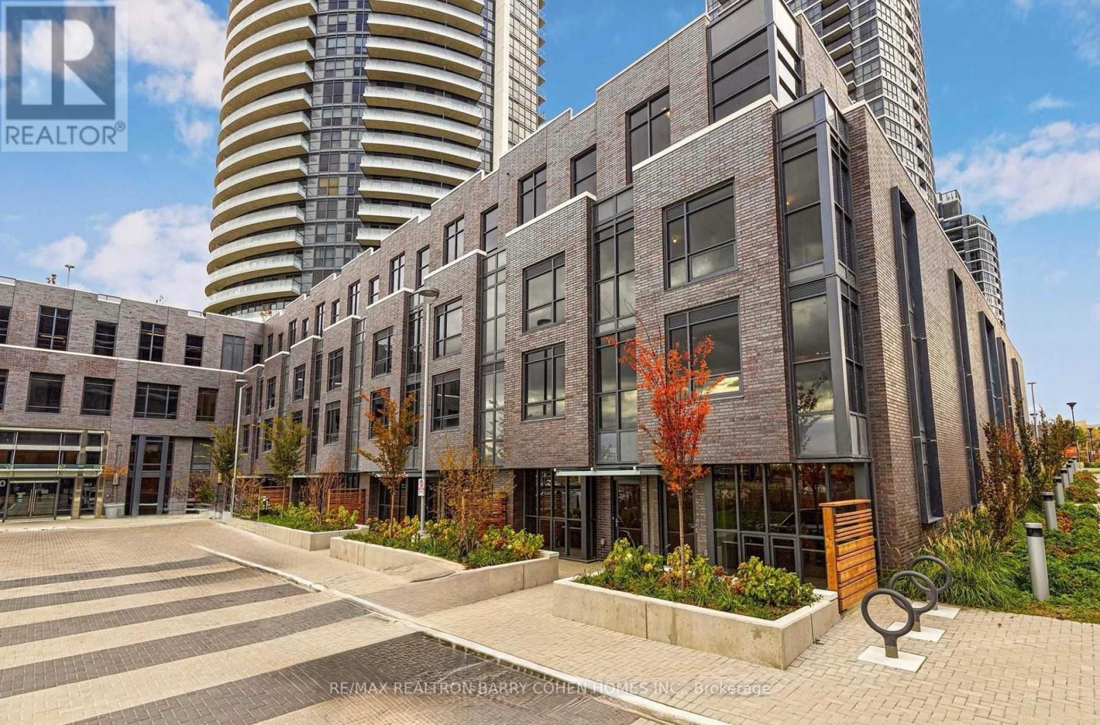 105 - 30 Gibbs Road, Toronto, Ontario  M9B 0E4 - Photo 2 - W12333819