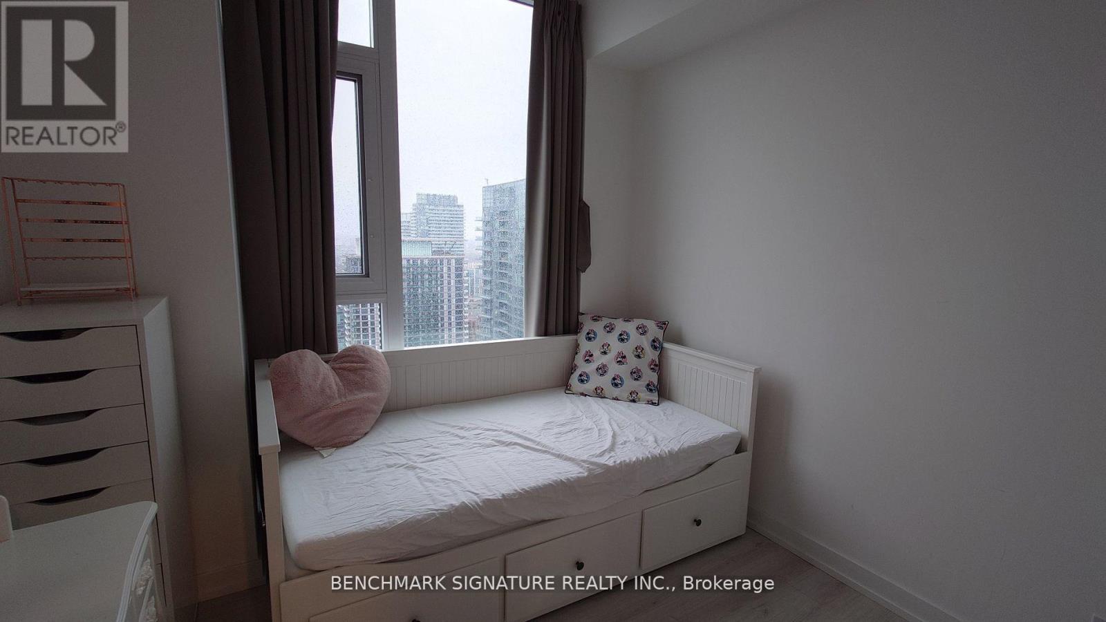 2902 - 33 Helendale Avenue, Toronto, Ontario  M4R 0A4 - Photo 10 - C12386998