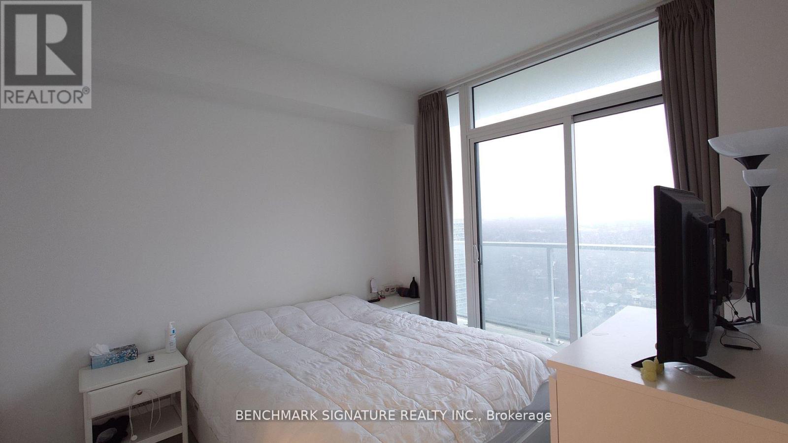 2902 - 33 Helendale Avenue, Toronto, Ontario  M4R 0A4 - Photo 14 - C12386998