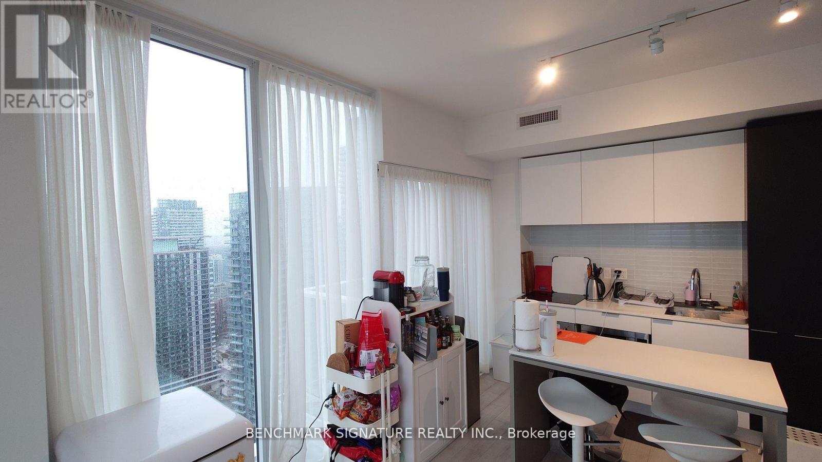 2902 - 33 Helendale Avenue, Toronto, Ontario  M4R 0A4 - Photo 7 - C12386998