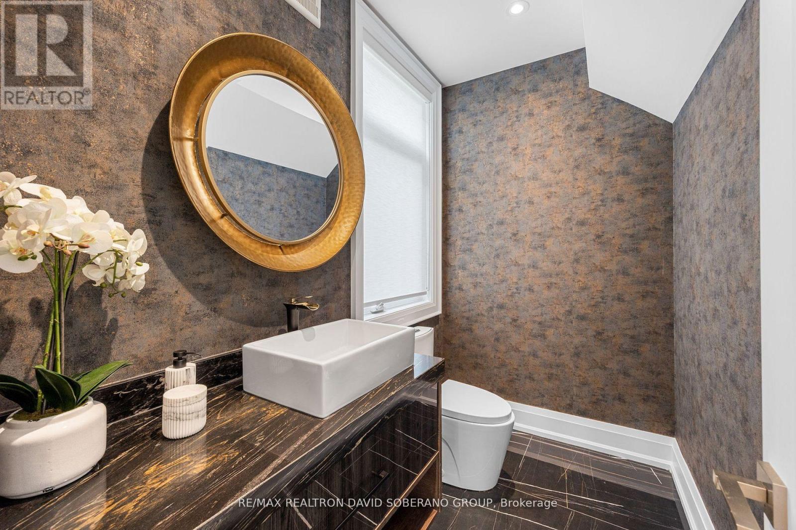 106 Allingham Gardens, Toronto, Ontario  M3H 1Y2 - Photo 8 - C12387008