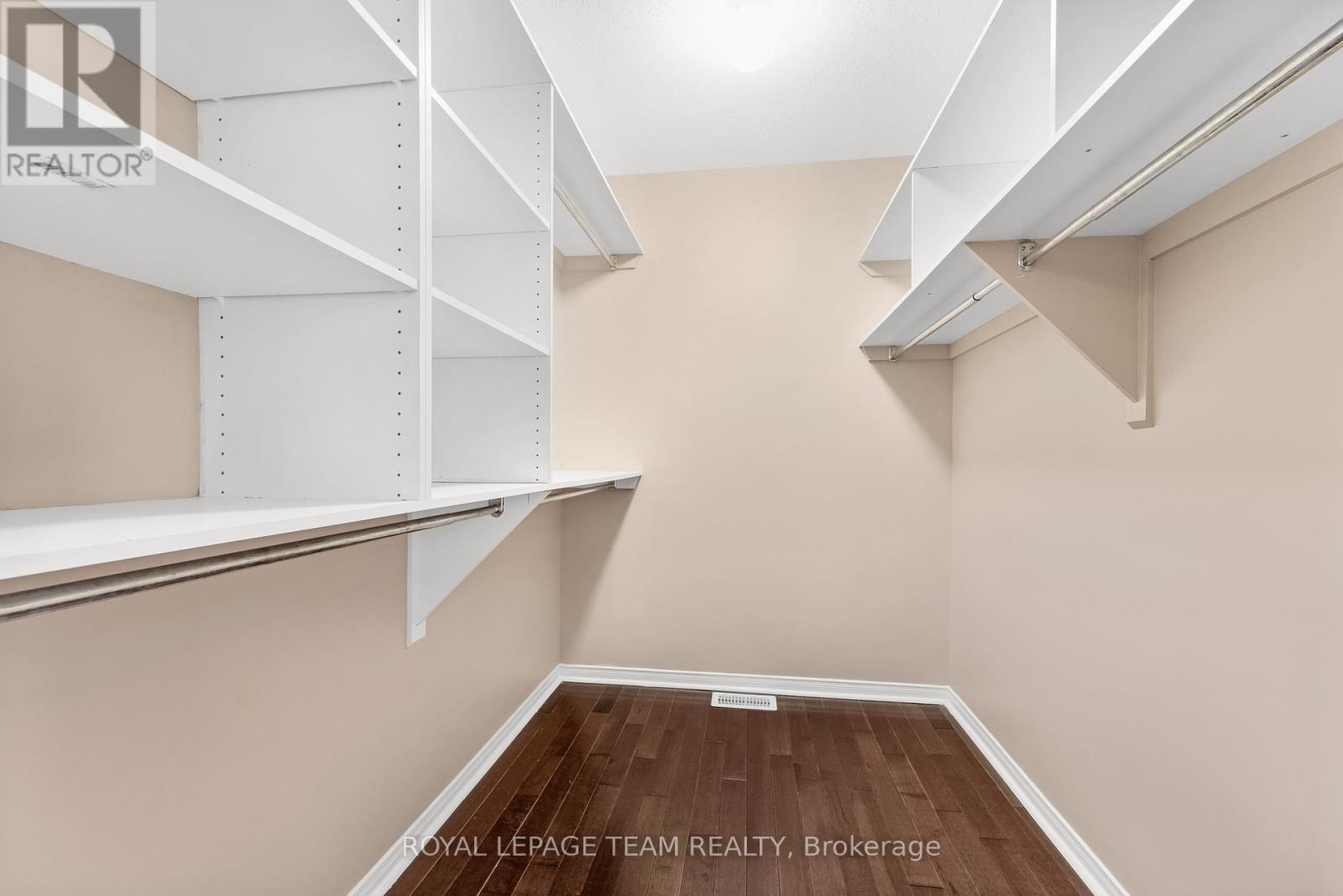 18 Oakham Ridge, Ottawa, Ontario  K2K 3B3 - Photo 21 - X12361765