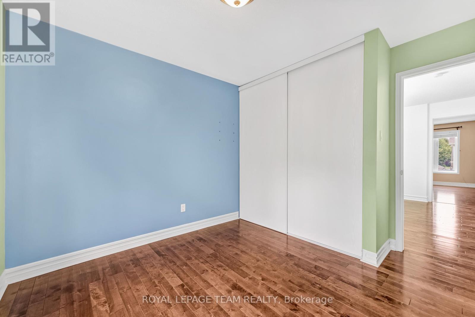 18 Oakham Ridge, Ottawa, Ontario  K2K 3B3 - Photo 27 - X12361765