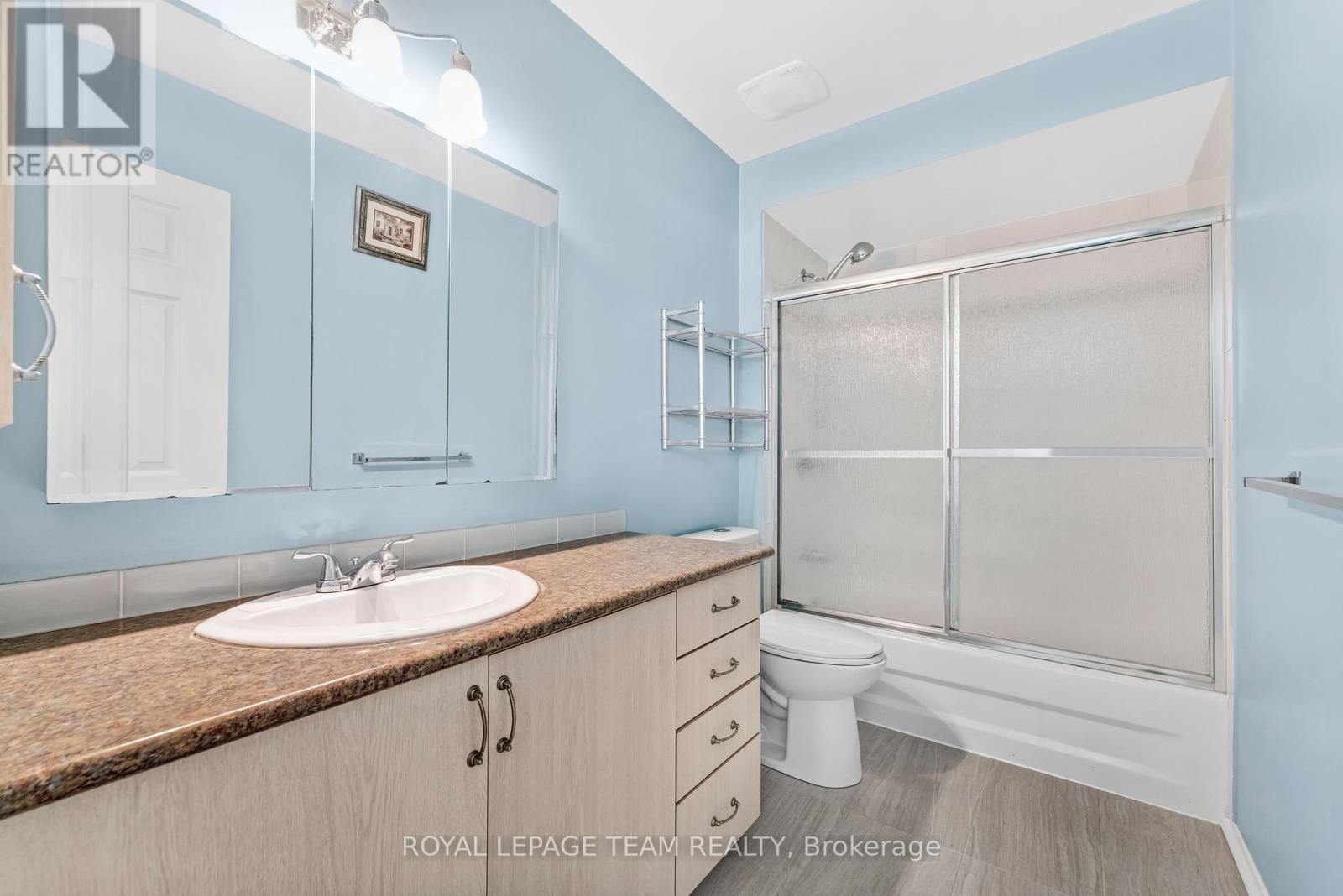 18 Oakham Ridge, Ottawa, Ontario  K2K 3B3 - Photo 28 - X12361765