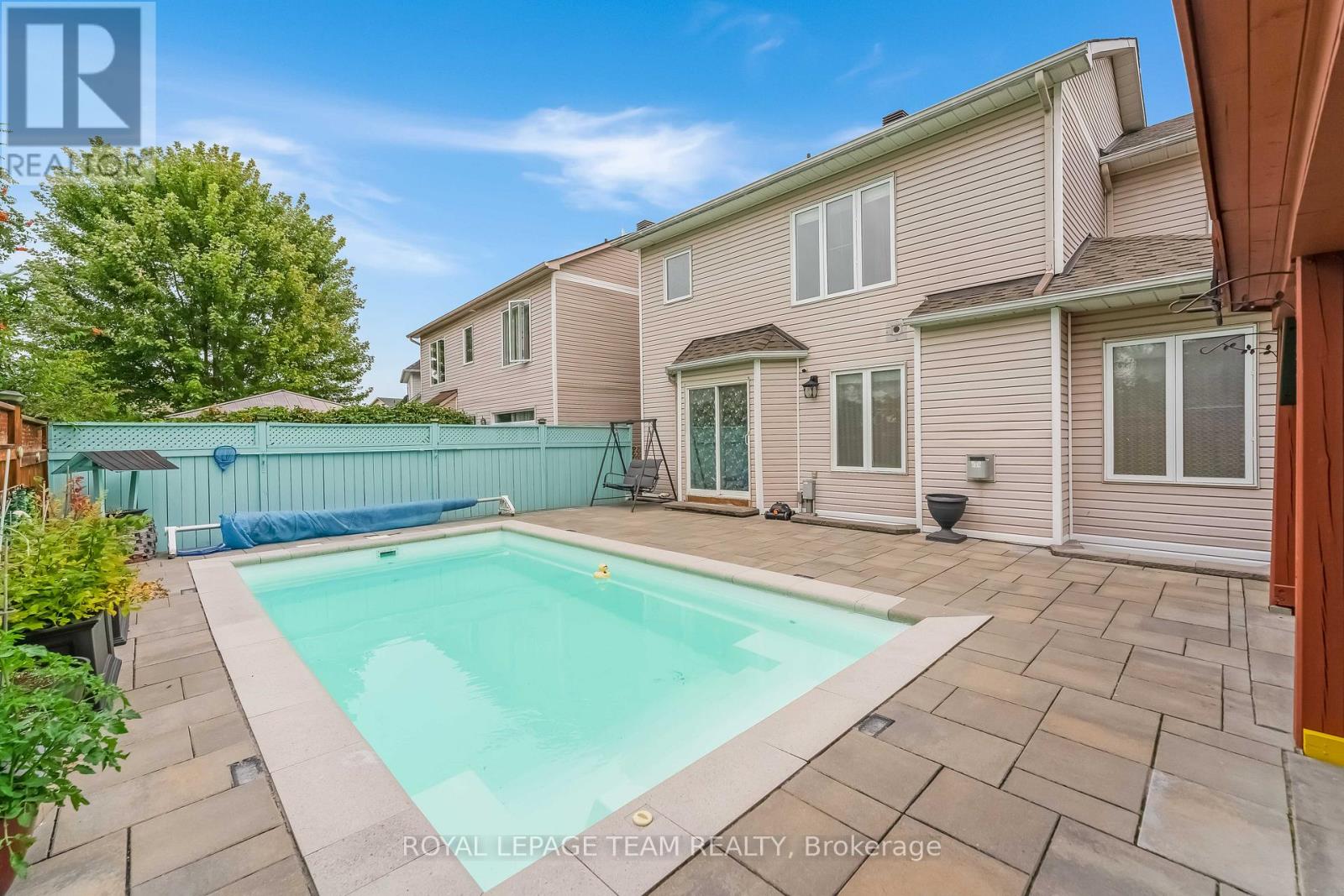 18 Oakham Ridge, Ottawa, Ontario  K2K 3B3 - Photo 32 - X12361765