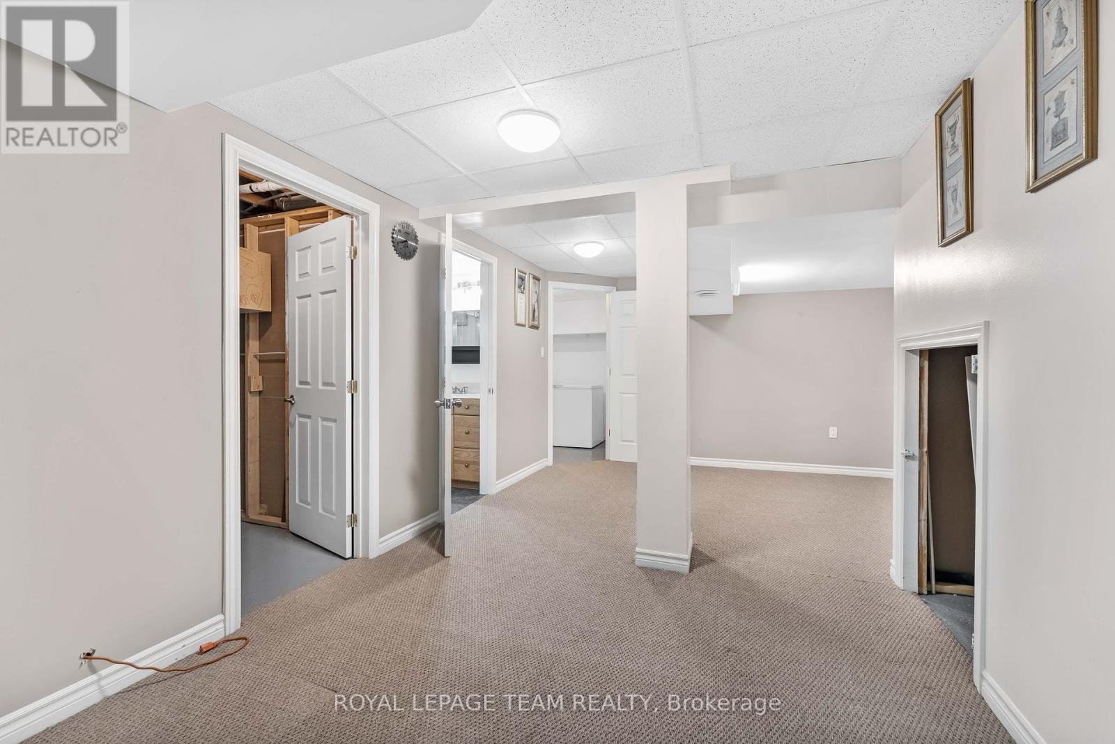 18 Oakham Ridge, Ottawa, Ontario  K2K 3B3 - Photo 38 - X12361765