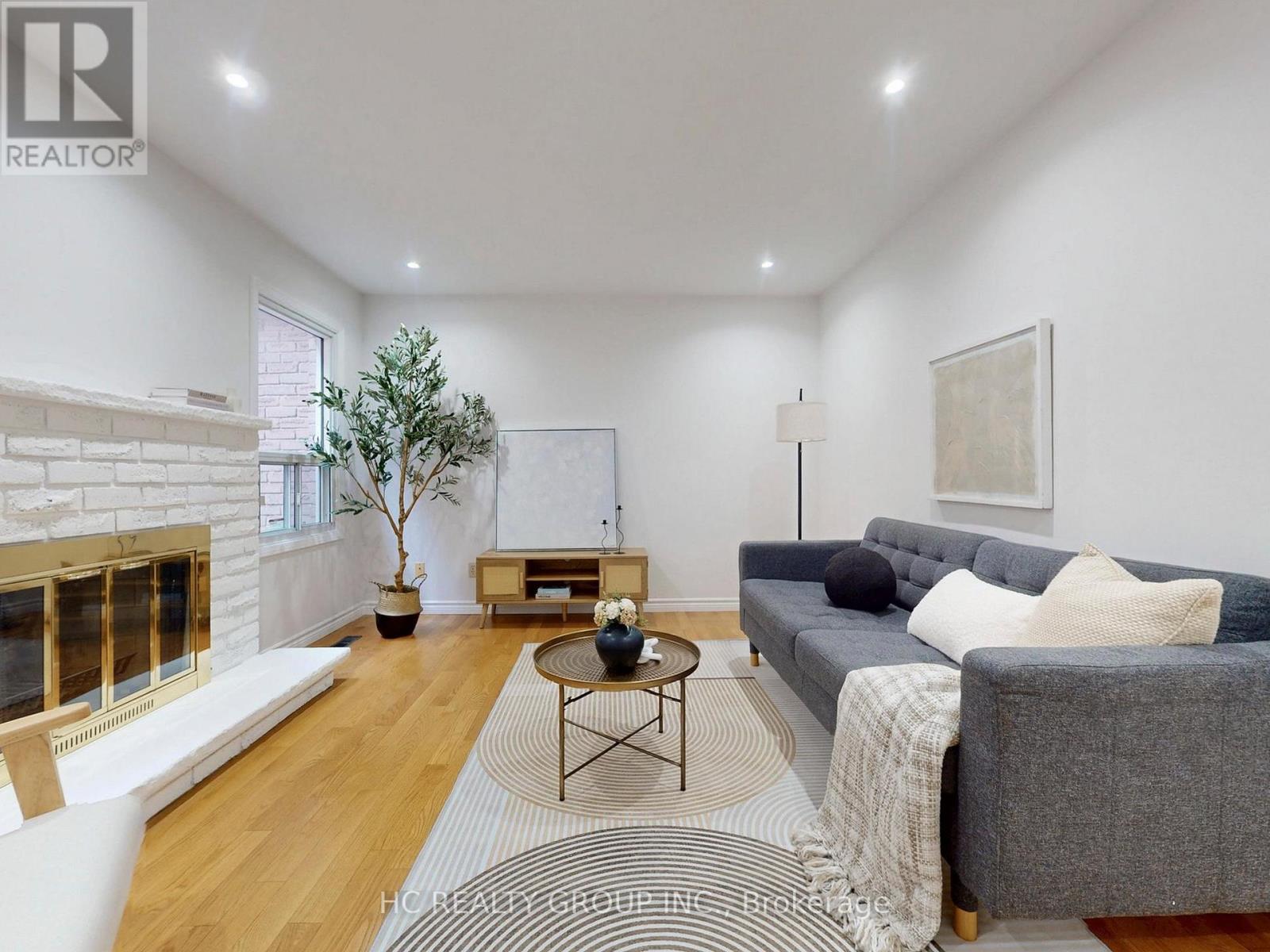 8 Bethany Leigh Drive, Toronto, Ontario  M1V 2N7 - Photo 5 - E12387018