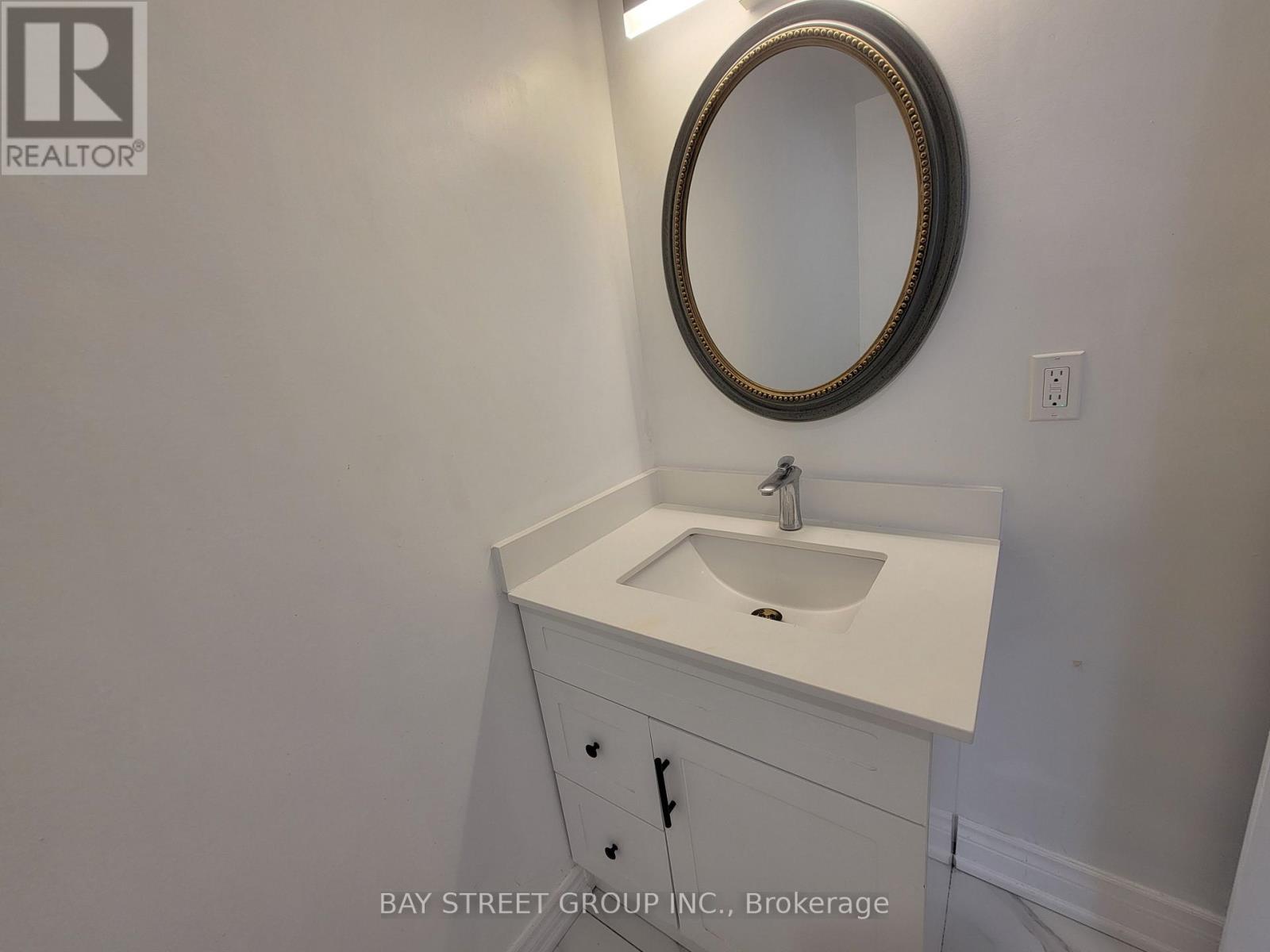 448 Elgin Mills Road, Richmond Hill, Ontario  L4C 4M2 - Photo 4 - N12387020