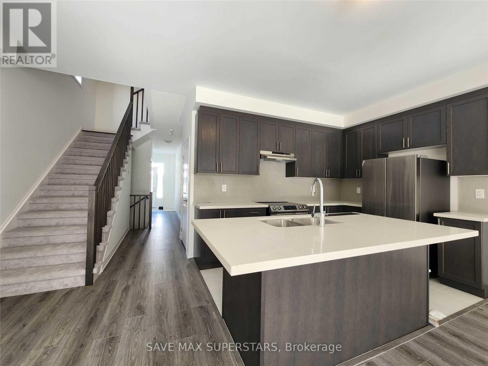 68 Copperhill Heights, Barrie, Ontario  L9J 0K6 - Photo 10 - S12387022