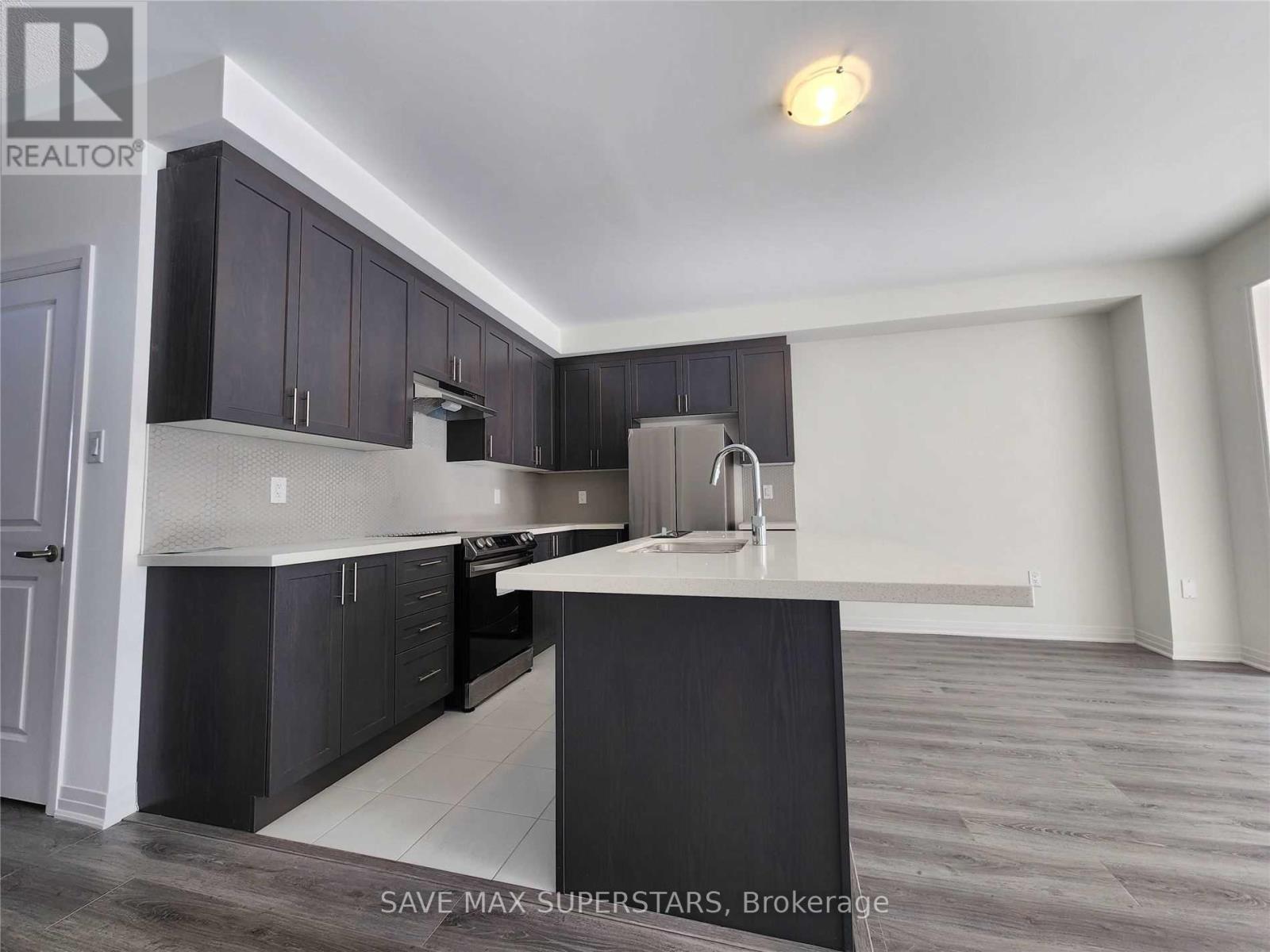 68 Copperhill Heights, Barrie, Ontario  L9J 0K6 - Photo 11 - S12387022