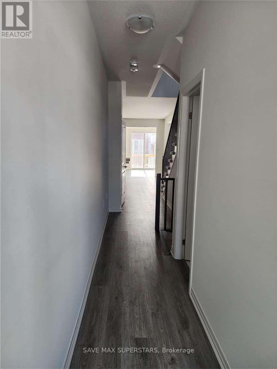 68 Copperhill Heights, Barrie, Ontario  L9J 0K6 - Photo 2 - S12387022