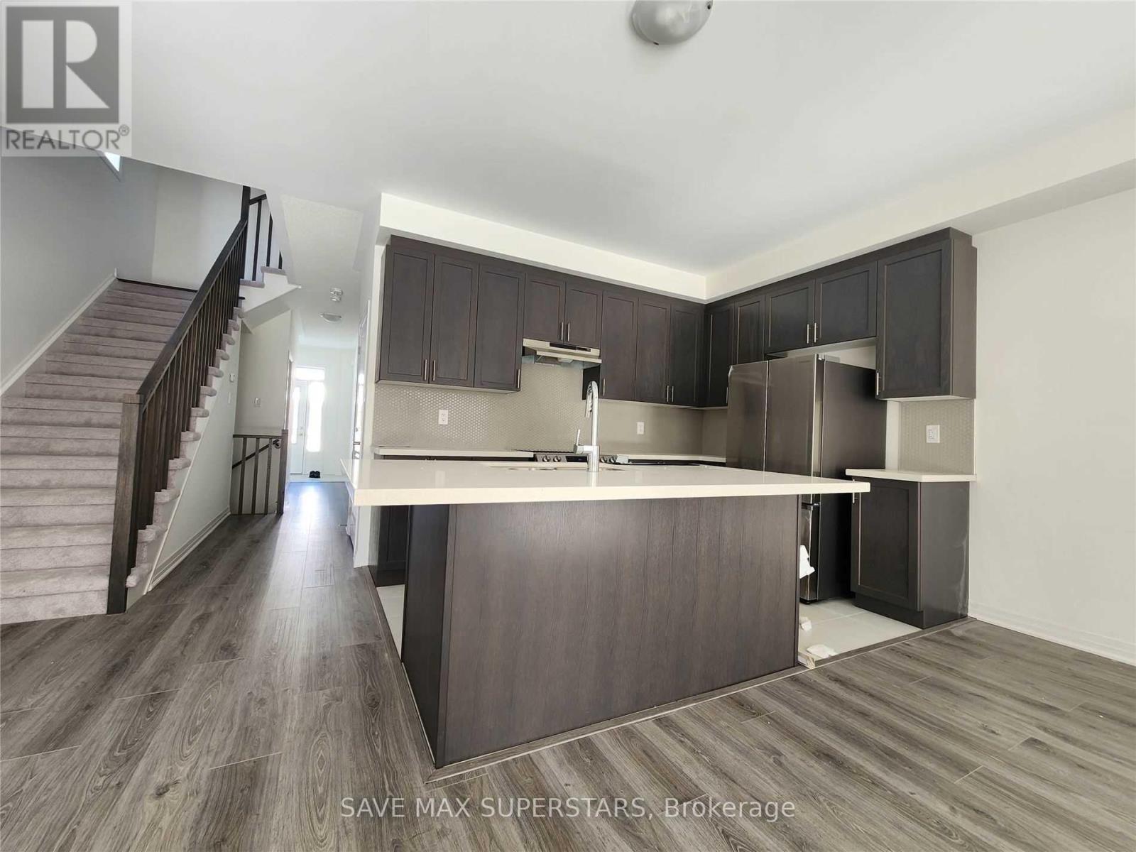68 Copperhill Heights, Barrie, Ontario  L9J 0K6 - Photo 9 - S12387022