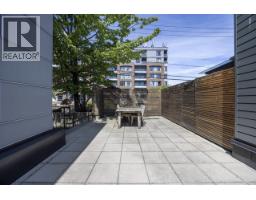 3 488 JACKSON AVENUE