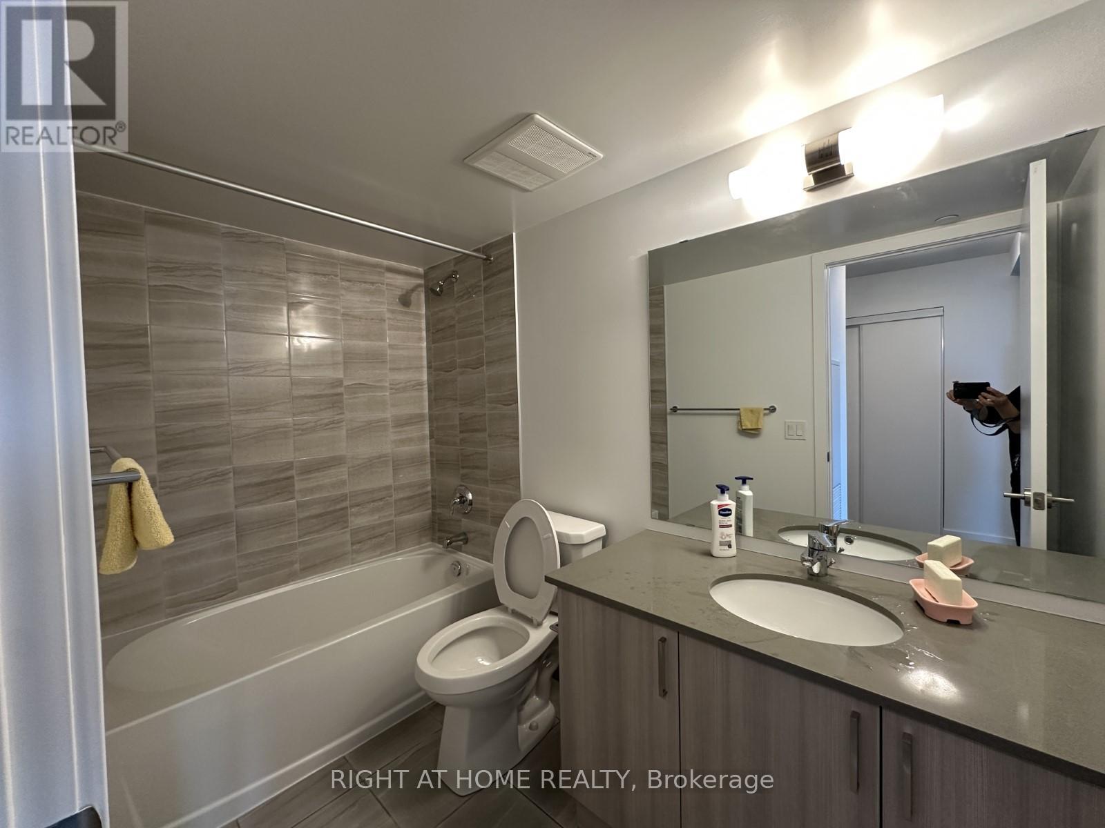 2204 - 1435 Celebration Drive, Pickering, Ontario  L1W 0C4 - Photo 20 - E12361535