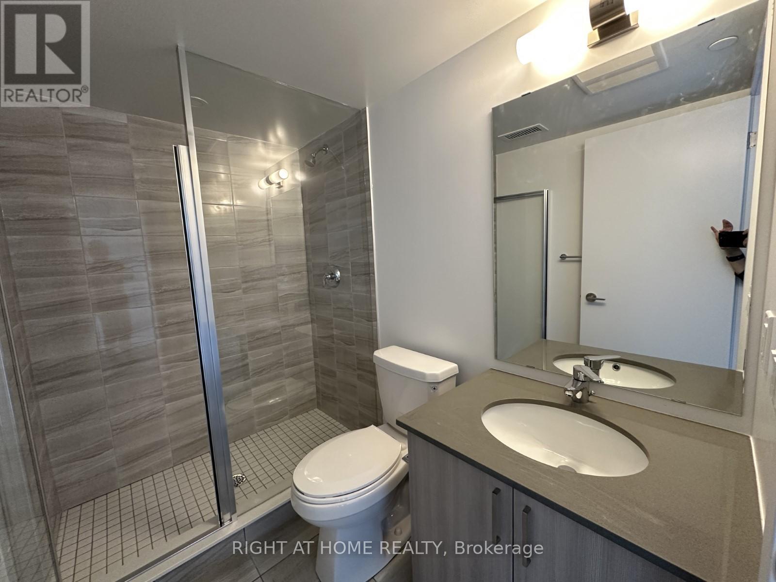 2204 - 1435 Celebration Drive, Pickering, Ontario  L1W 0C4 - Photo 13 - E12361535
