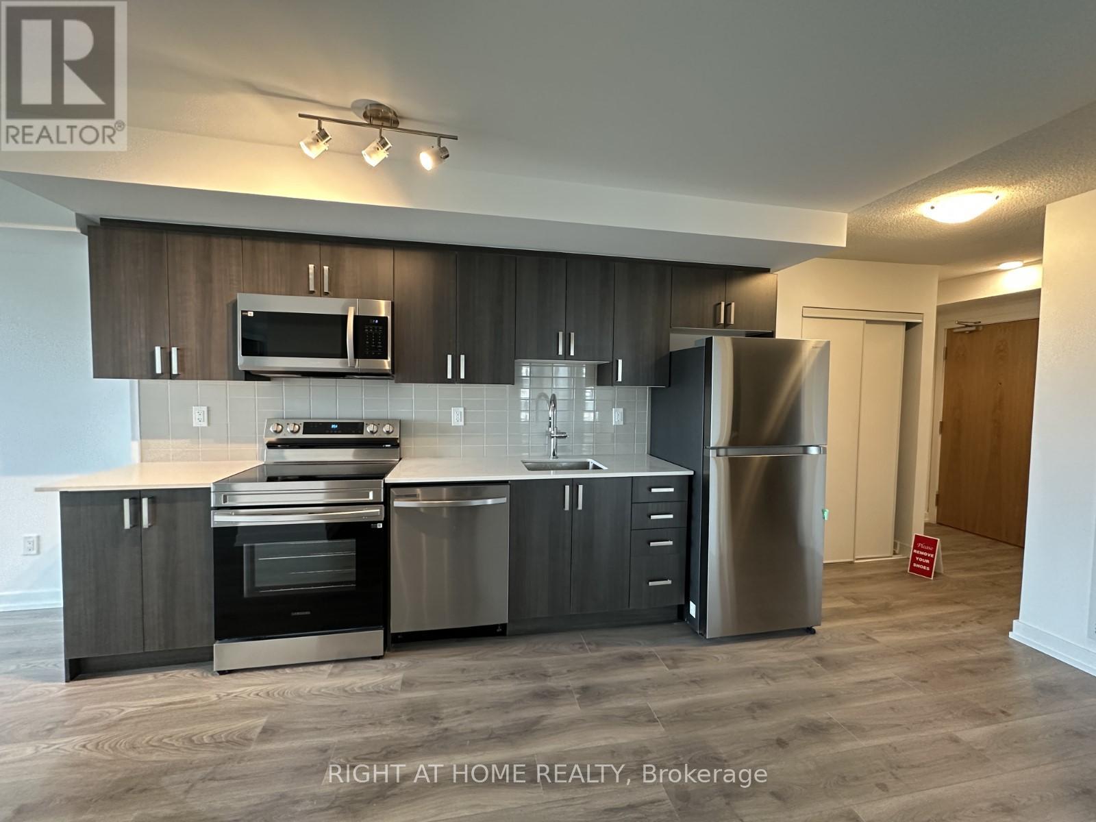 2204 - 1435 Celebration Drive, Pickering, Ontario  L1W 0C4 - Photo 5 - E12361535