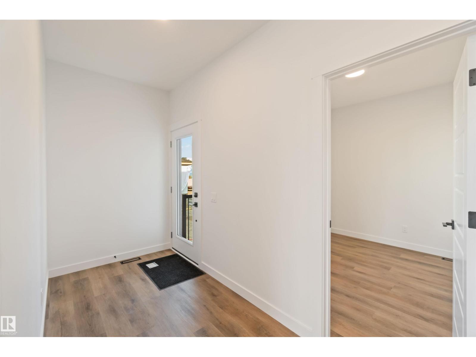 1110 Cristall Cr Sw, Edmonton, Alberta  T6W 2Z1 - Photo 2 - E4451972
