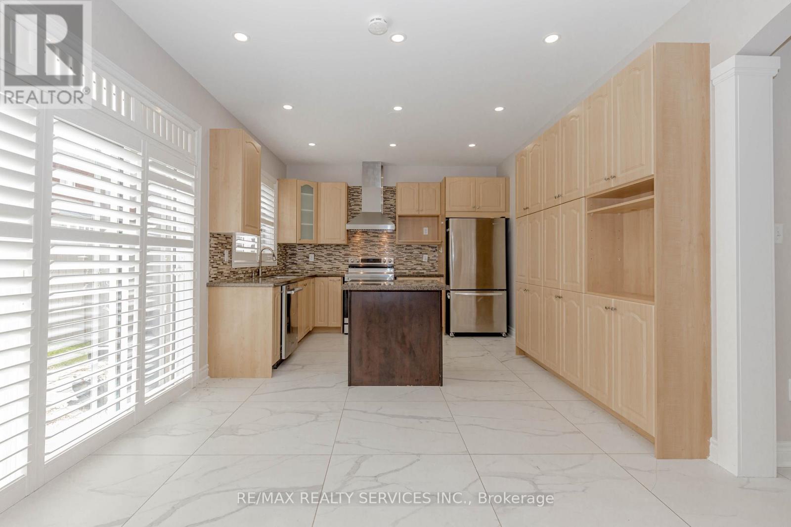 23 Sand Valley Street, Vaughan, Ontario  L6A 4H3 - Photo 11 - N12381602