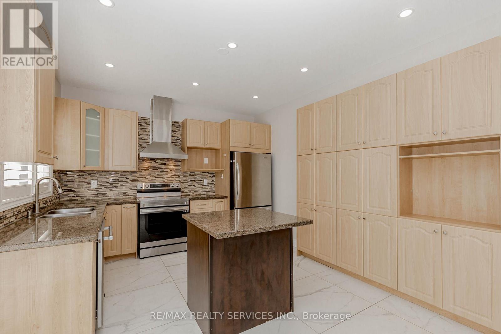 23 Sand Valley Street, Vaughan, Ontario  L6A 4H3 - Photo 12 - N12381602